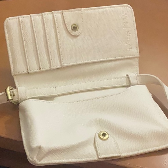 Snow white crossbody by Danielle Nicole - Picture 2 of 3